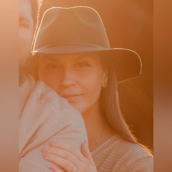 ❤️Like For Live Notification! ❤️ - Picture 1 of 1